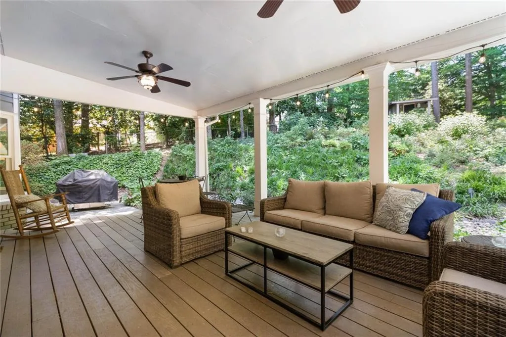 4930 Old House Trail, Atlanta, Georgia 30342, 4 Bedrooms Bedrooms, ,4 BathroomsBathrooms,Residential,Sold,4930 Old House Trail,7044781