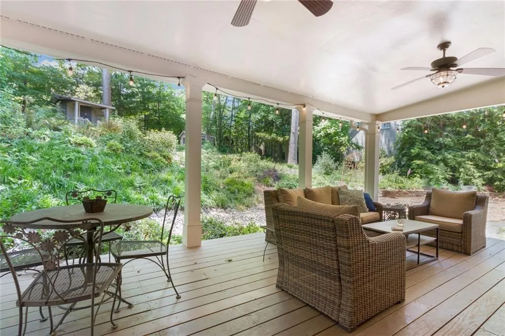 4930 Old House Trail, Atlanta, Georgia 30342, 4 Bedrooms Bedrooms, ,4 BathroomsBathrooms,Residential,Sold,4930 Old House Trail,7044781