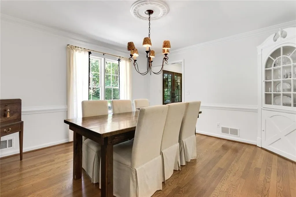 4930 Old House Trail, Atlanta, Georgia 30342, 4 Bedrooms Bedrooms, ,4 BathroomsBathrooms,Residential,Sold,4930 Old House Trail,7044781