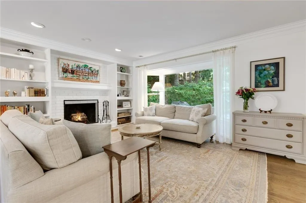 4930 Old House Trail, Atlanta, Georgia 30342, 4 Bedrooms Bedrooms, ,4 BathroomsBathrooms,Residential,Sold,4930 Old House Trail,7044781