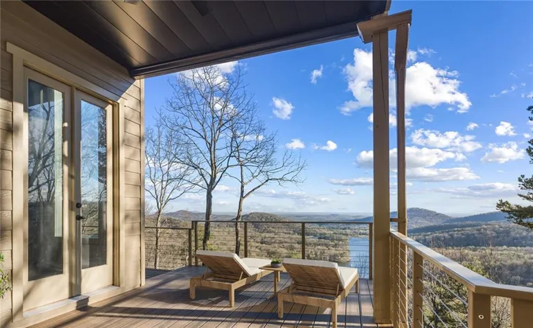 261 Falcon Heights - What an exquisite view!