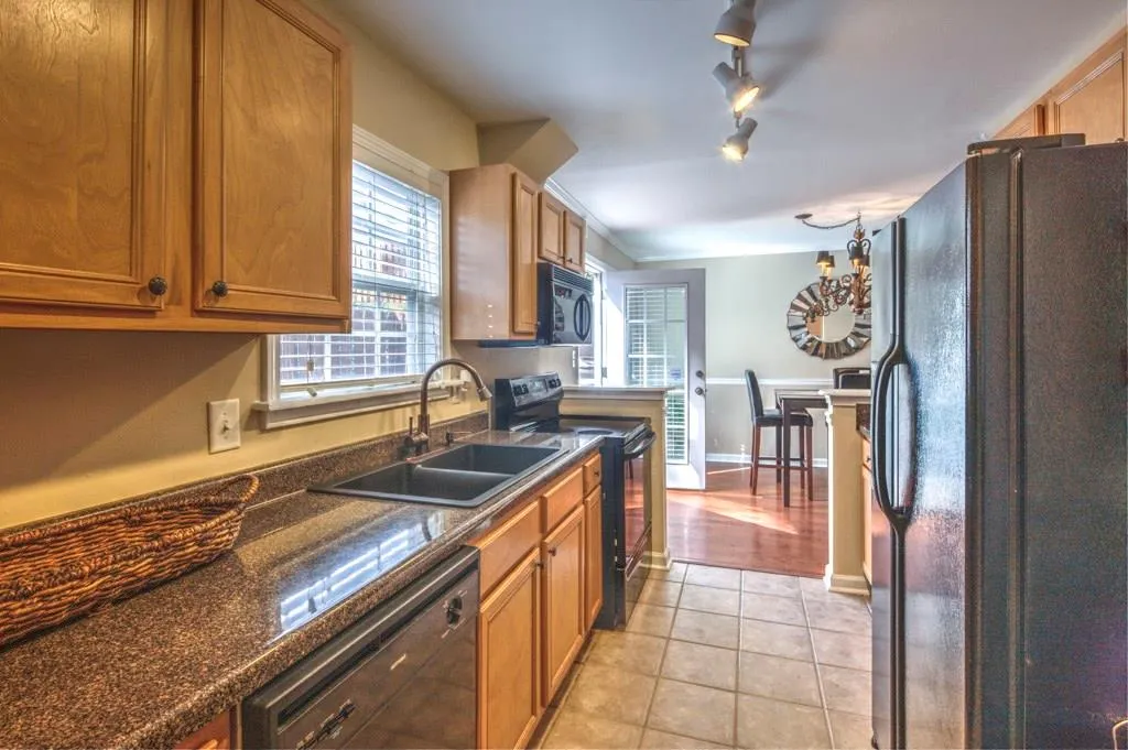 1001 Brighton Point, Sandy Springs, Georgia 30328, 3 Bedrooms Bedrooms, ,2 BathroomsBathrooms,Residential,Sold,1001 Brighton Point,5657661