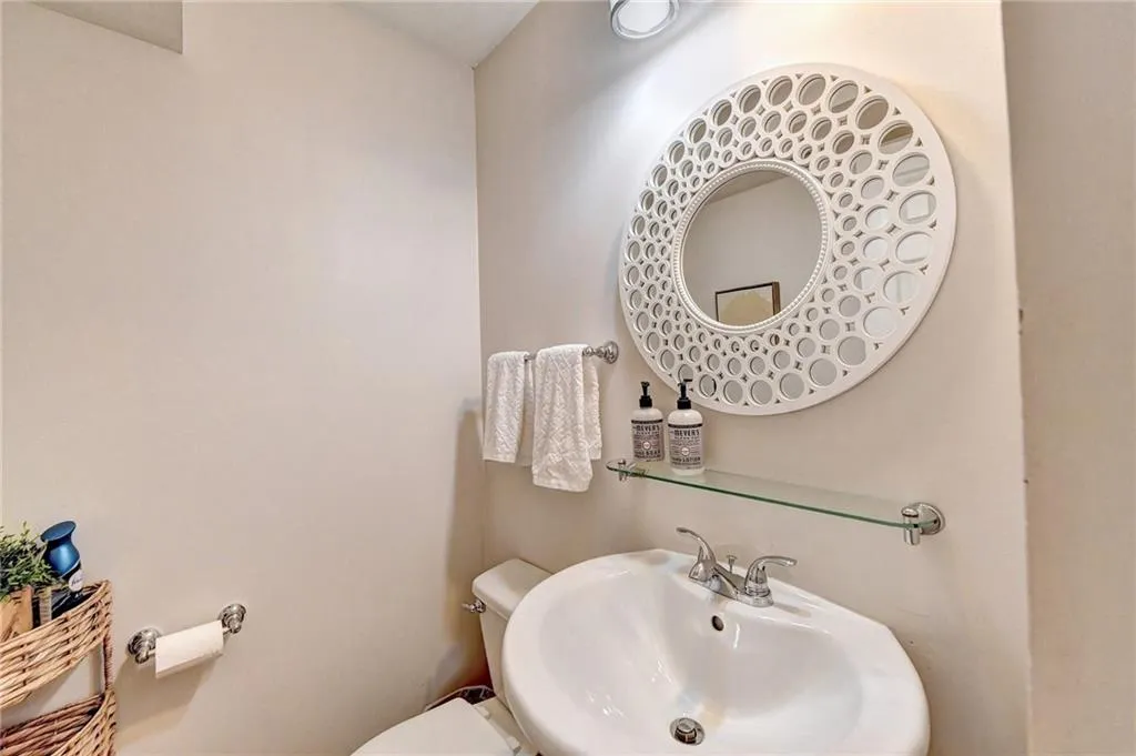 6980 Roswell Road Unit H4, Atlanta, Georgia 30328, 3 Bedrooms Bedrooms, ,2 BathroomsBathrooms,Residential,Sold,6980 Roswell Road Unit H4,7239647