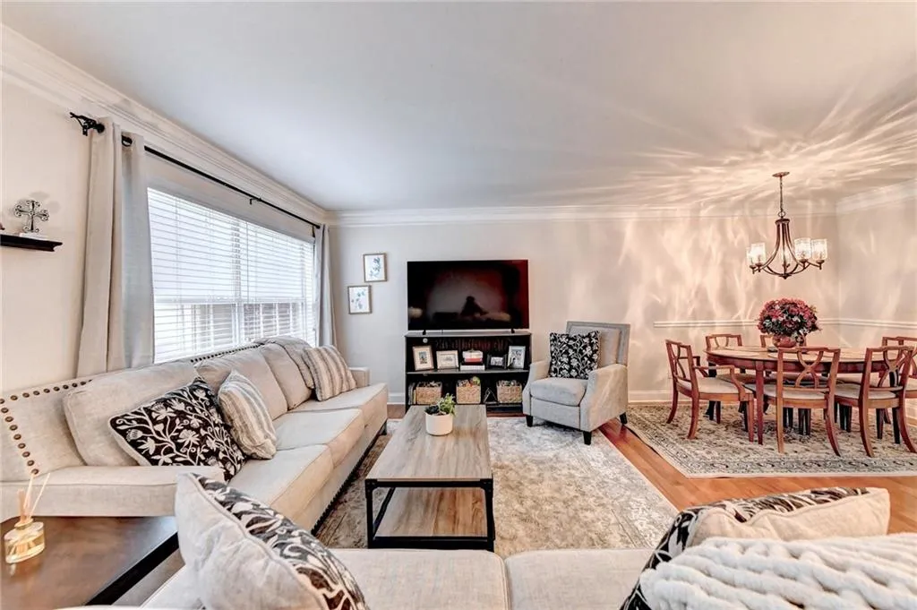 6980 Roswell Road Unit H4, Atlanta, Georgia 30328, 3 Bedrooms Bedrooms, ,2 BathroomsBathrooms,Residential,Sold,6980 Roswell Road Unit H4,7239647