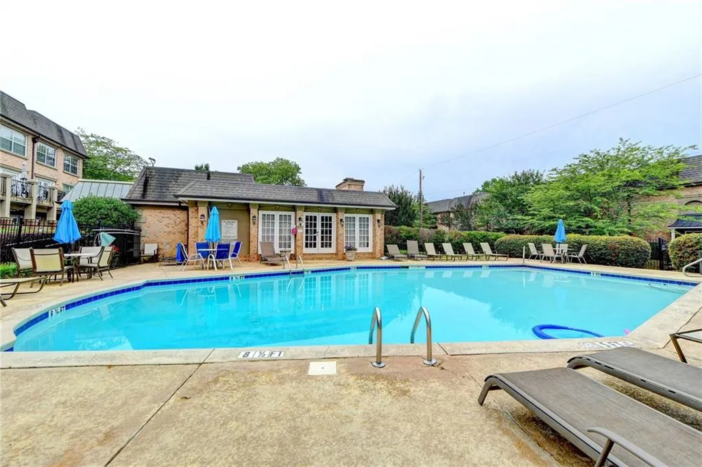 6980 Roswell Road Unit H4, Atlanta, Georgia 30328, 3 Bedrooms Bedrooms, ,2 BathroomsBathrooms,Residential,Sold,6980 Roswell Road Unit H4,7239647