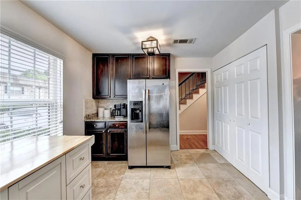 6980 Roswell Road Unit H4, Atlanta, Georgia 30328, 3 Bedrooms Bedrooms, ,2 BathroomsBathrooms,Residential,Sold,6980 Roswell Road Unit H4,7239647