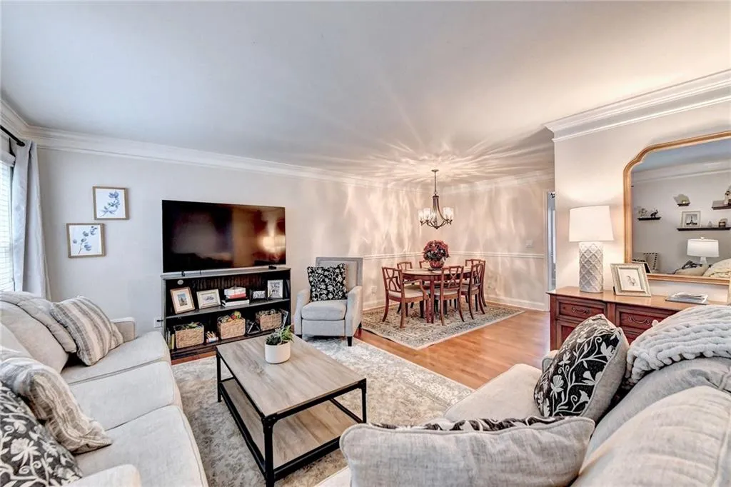 6980 Roswell Road Unit H4, Atlanta, Georgia 30328, 3 Bedrooms Bedrooms, ,2 BathroomsBathrooms,Residential,Sold,6980 Roswell Road Unit H4,7239647