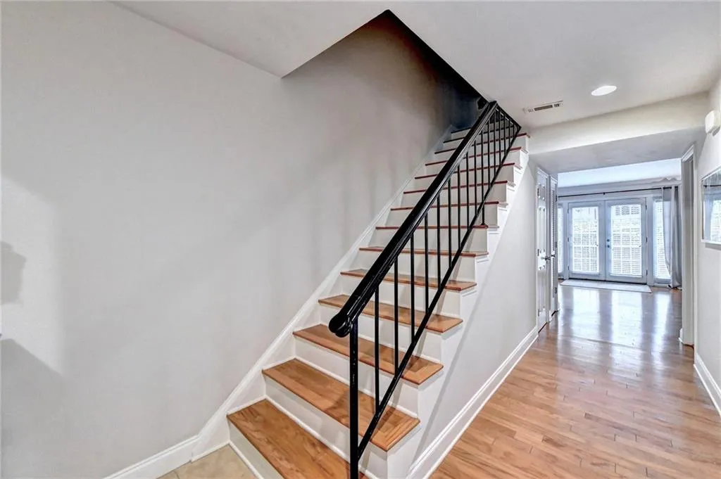 6980 Roswell Road Unit H4, Atlanta, Georgia 30328, 3 Bedrooms Bedrooms, ,2 BathroomsBathrooms,Residential,Sold,6980 Roswell Road Unit H4,7239647