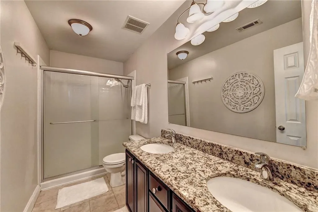 6980 Roswell Road Unit H4, Atlanta, Georgia 30328, 3 Bedrooms Bedrooms, ,2 BathroomsBathrooms,Residential,Sold,6980 Roswell Road Unit H4,7239647