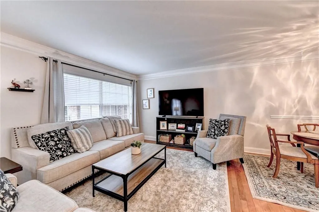 6980 Roswell Road Unit H4, Atlanta, Georgia 30328, 3 Bedrooms Bedrooms, ,2 BathroomsBathrooms,Residential,Sold,6980 Roswell Road Unit H4,7239647