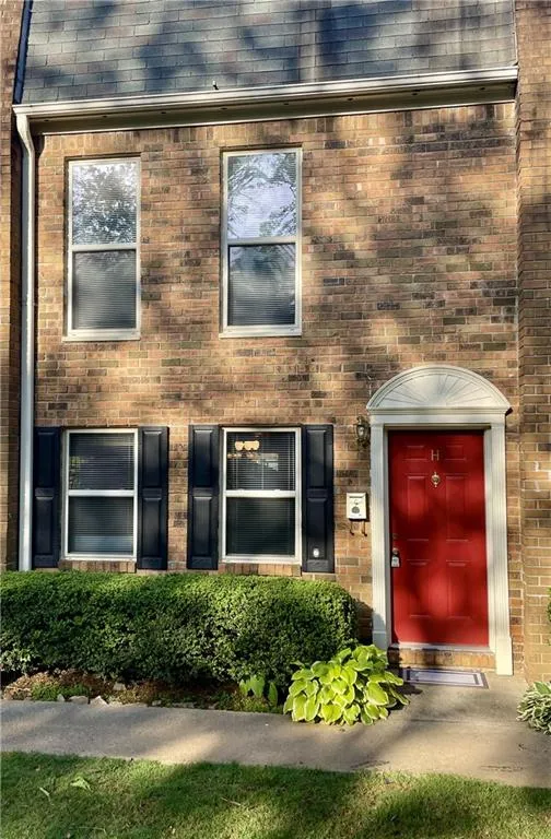 235 Winding River Drive Unit H, Sandy Springs, Georgia 30350, 2 Bedrooms Bedrooms, ,1 BathroomBathrooms,Residential,Sold,235 Winding River Drive Unit H,7216550