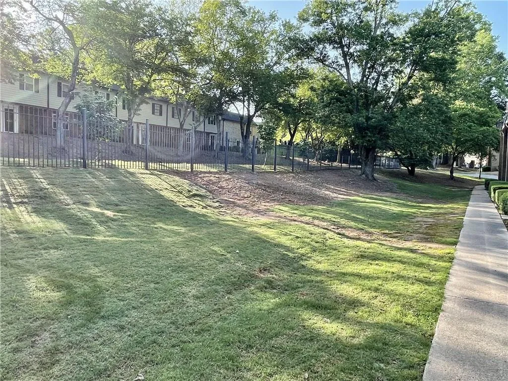 235 Winding River Drive Unit H, Sandy Springs, Georgia 30350, 2 Bedrooms Bedrooms, ,1 BathroomBathrooms,Residential,Sold,235 Winding River Drive Unit H,7216550