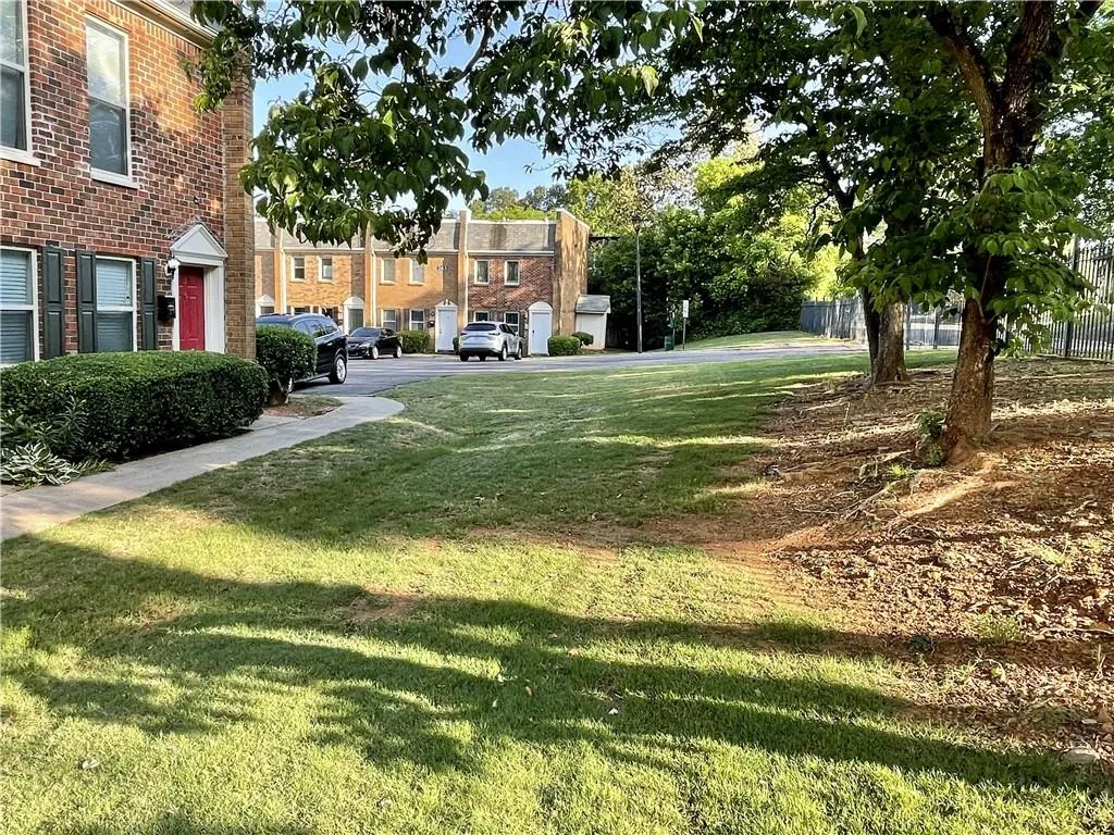 235 Winding River Drive Unit H, Sandy Springs, Georgia 30350, 2 Bedrooms Bedrooms, ,1 BathroomBathrooms,Residential,Sold,235 Winding River Drive Unit H,7216550