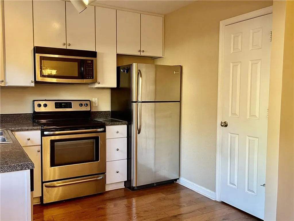 235 Winding River Drive Unit H, Sandy Springs, Georgia 30350, 2 Bedrooms Bedrooms, ,1 BathroomBathrooms,Residential,Sold,235 Winding River Drive Unit H,7216550