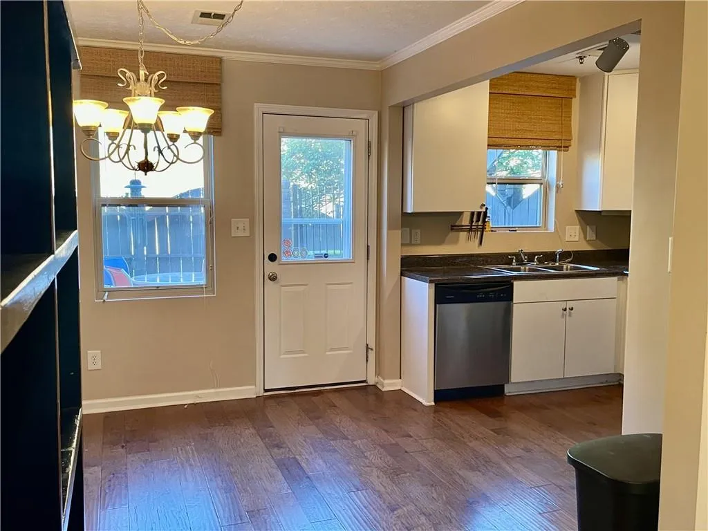 235 Winding River Drive Unit H, Sandy Springs, Georgia 30350, 2 Bedrooms Bedrooms, ,1 BathroomBathrooms,Residential,Sold,235 Winding River Drive Unit H,7216550