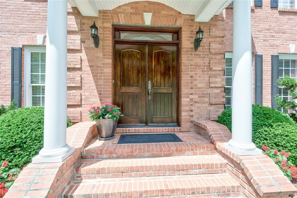 580 Calaveras Drive, Sandy Springs, Georgia 30350, 5 Bedrooms Bedrooms, ,4 BathroomsBathrooms,Residential,Sold,580 Calaveras Drive,5650709