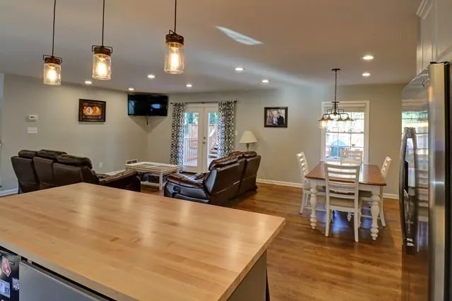 6536 Wright Road, Sandy Springs, Georgia 30328, 3 Bedrooms Bedrooms, ,3 BathroomsBathrooms,Residential,Sold,6536 Wright Road,5952087