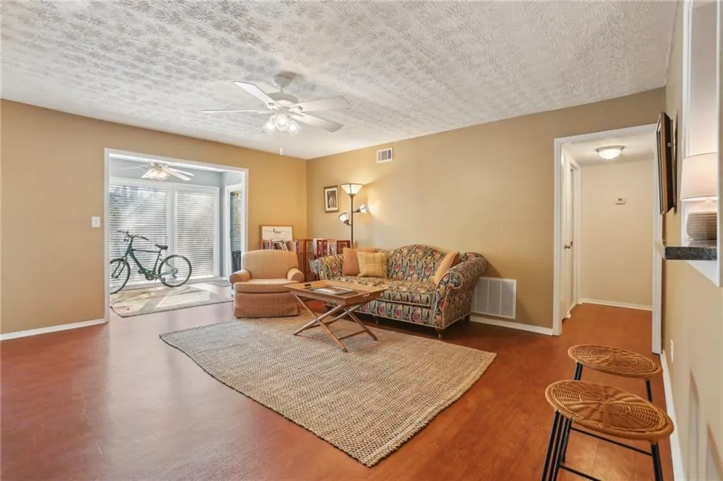 101 Natchez Trace, Atlanta, Georgia 30350, 2 Bedrooms Bedrooms, ,2 BathroomsBathrooms,Residential,Sold,101 Natchez Trace,7538211