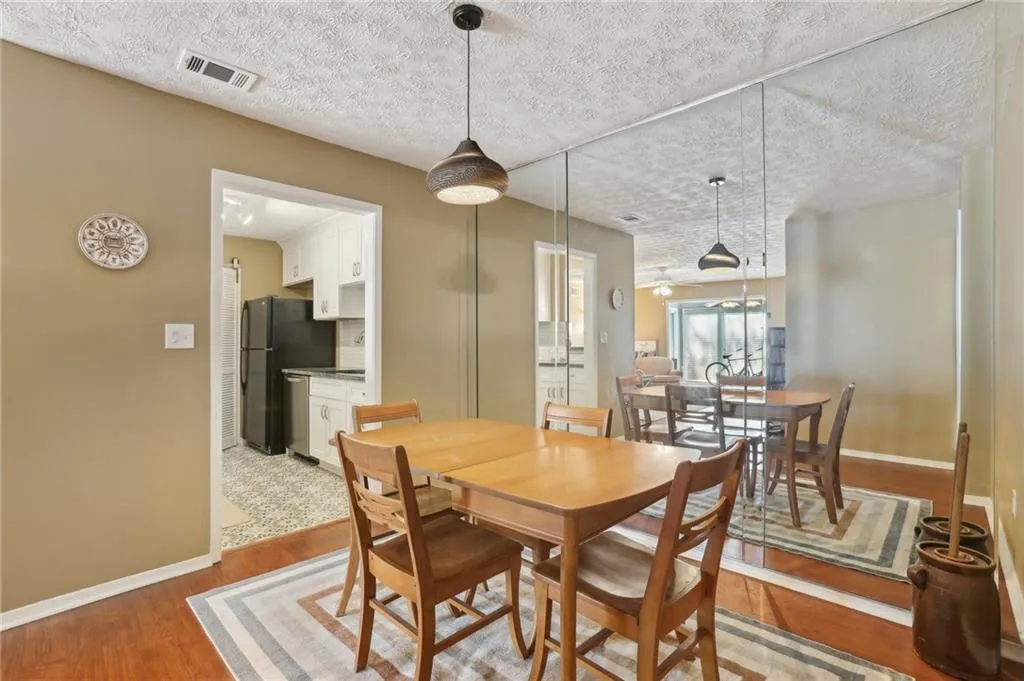101 Natchez Trace, Atlanta, Georgia 30350, 2 Bedrooms Bedrooms, ,2 BathroomsBathrooms,Residential,Sold,101 Natchez Trace,7538211
