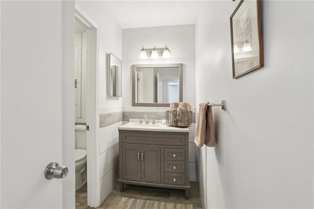 101 Natchez Trace, Atlanta, Georgia 30350, 2 Bedrooms Bedrooms, ,2 BathroomsBathrooms,Residential,Sold,101 Natchez Trace,7538211