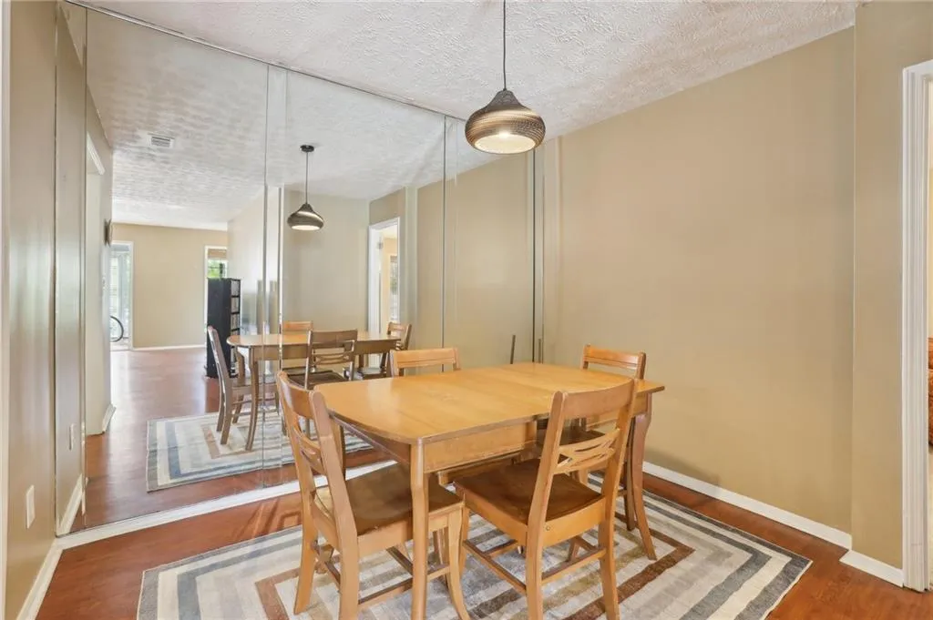 101 Natchez Trace, Atlanta, Georgia 30350, 2 Bedrooms Bedrooms, ,2 BathroomsBathrooms,Residential,Sold,101 Natchez Trace,7538211