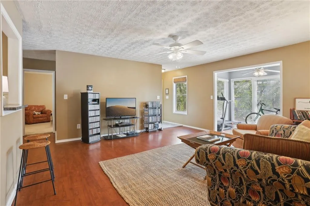 101 Natchez Trace, Atlanta, Georgia 30350, 2 Bedrooms Bedrooms, ,2 BathroomsBathrooms,Residential,Sold,101 Natchez Trace,7538211