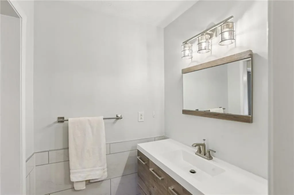 101 Natchez Trace, Atlanta, Georgia 30350, 2 Bedrooms Bedrooms, ,2 BathroomsBathrooms,Residential,Sold,101 Natchez Trace,7538211