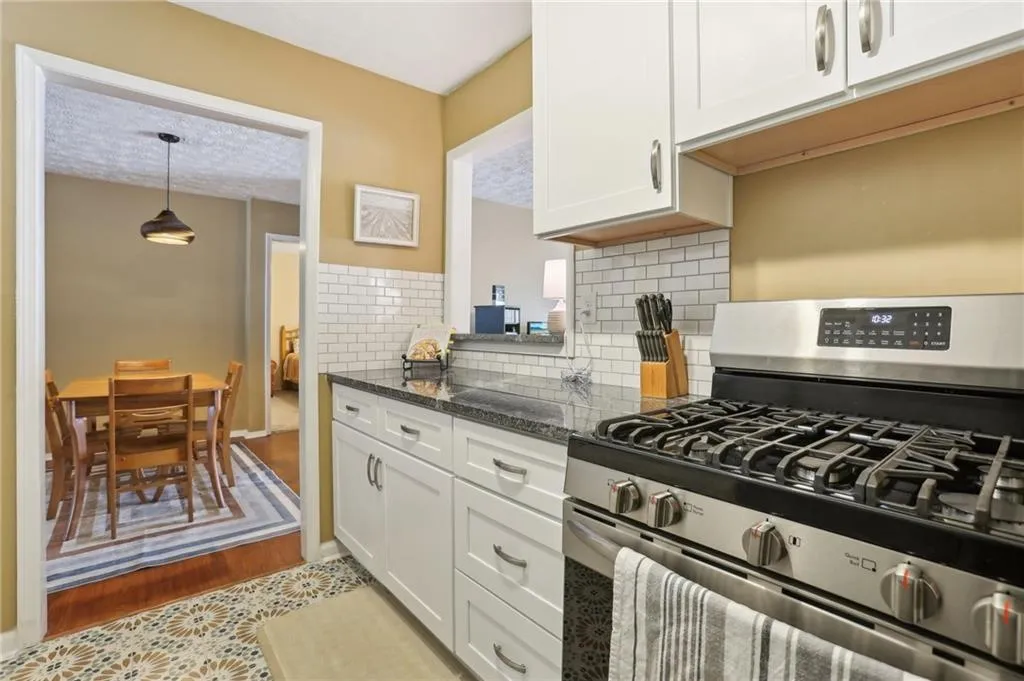 101 Natchez Trace, Atlanta, Georgia 30350, 2 Bedrooms Bedrooms, ,2 BathroomsBathrooms,Residential,Sold,101 Natchez Trace,7538211