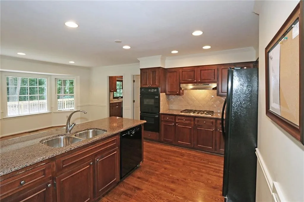 6285 River Overlook Drive, Sandy Springs, Georgia 30328, 5 Bedrooms Bedrooms, ,3 BathroomsBathrooms,Residential,Sold,6285 River Overlook Drive,6006112