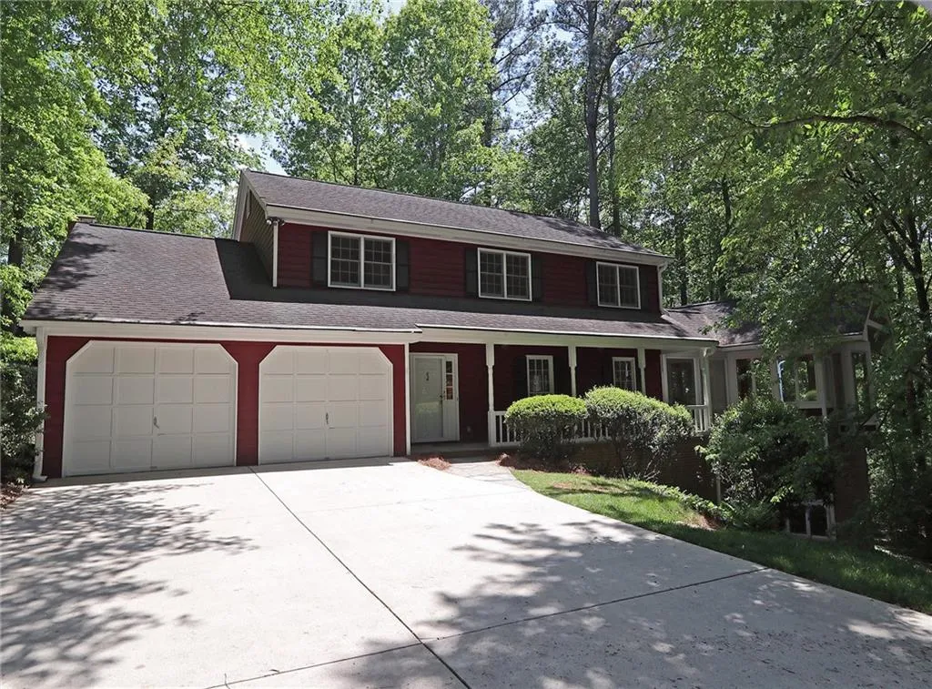 6285 River Overlook Drive, Sandy Springs, Georgia 30328, 5 Bedrooms Bedrooms, ,3 BathroomsBathrooms,Residential,Sold,6285 River Overlook Drive,6006112