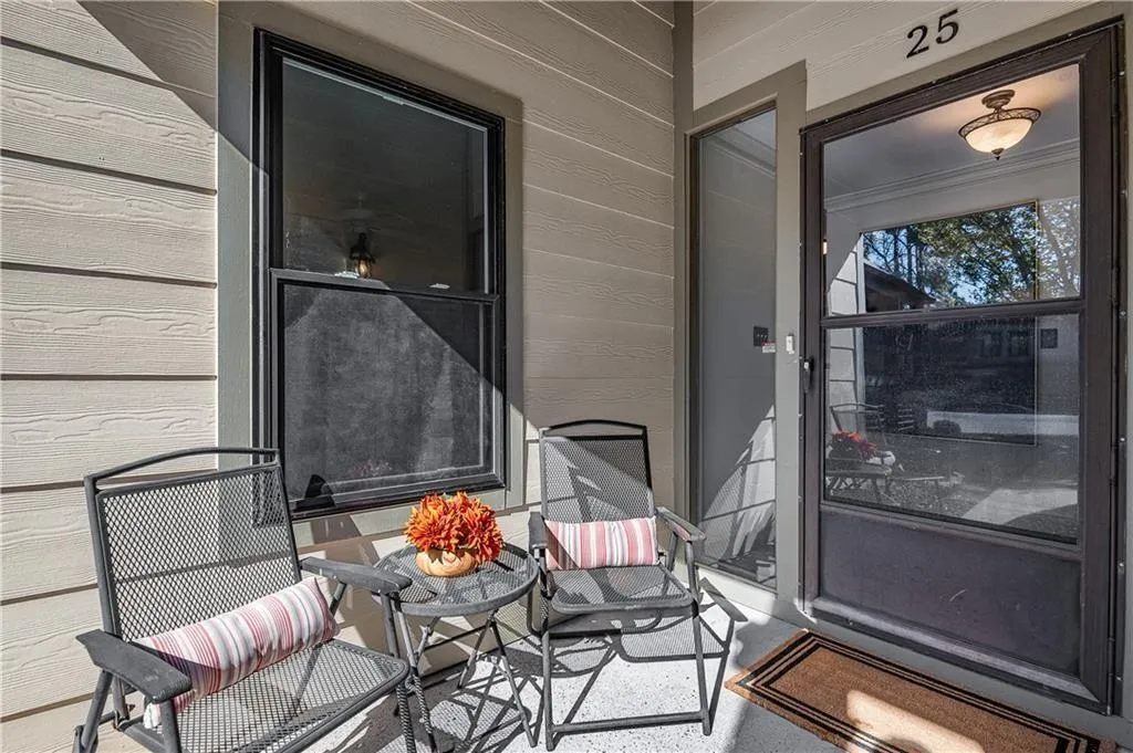 25 Forrest Place~ Welcome home to 25 Forrest Place