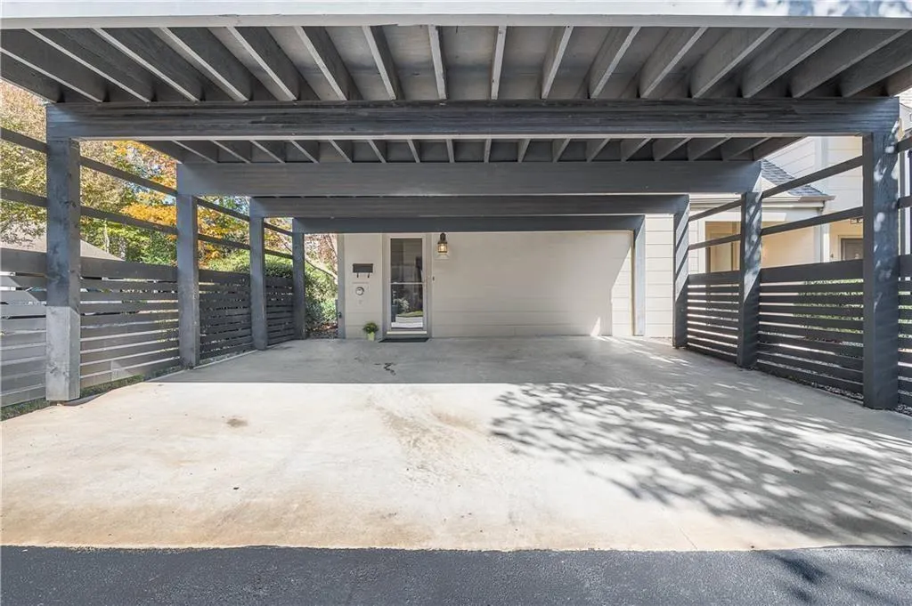 25 Forrest Place~ Enjoy tons of covered parking- p