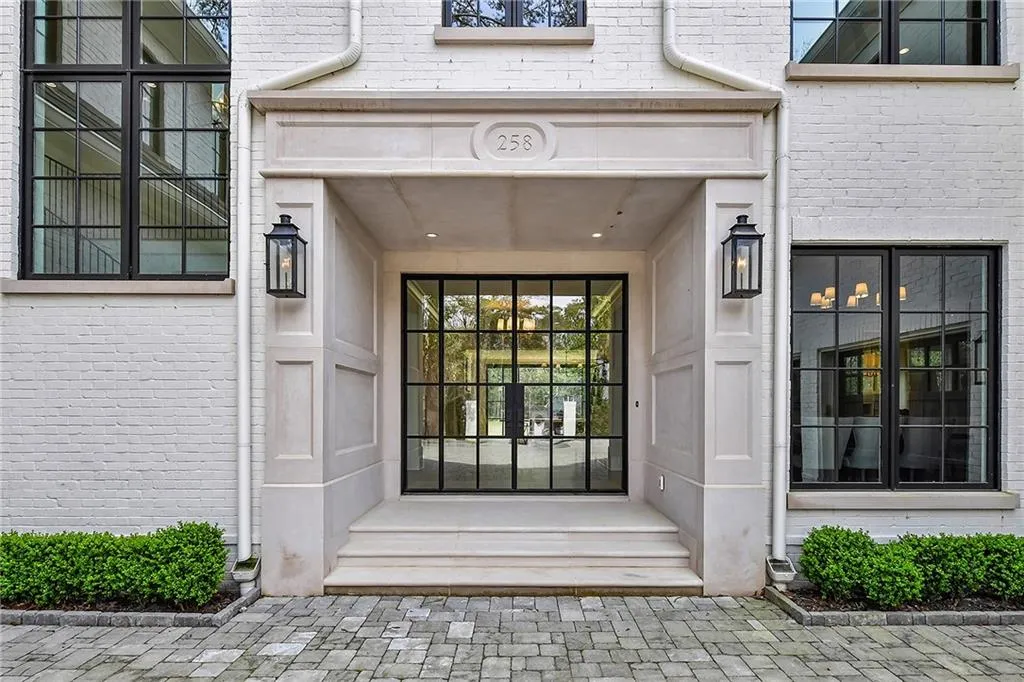258 Pineland Road Nw, Atlanta, Georgia 30342, 6 Bedrooms Bedrooms, 0 ,8 BathroomsBathrooms,Residential,For Sale,258 Pineland Road Nw,7806281