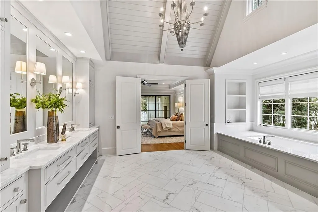 258 Pineland Road Nw, Atlanta, Georgia 30342, 6 Bedrooms Bedrooms, 0 ,8 BathroomsBathrooms,Residential,For Sale,258 Pineland Road Nw,7806281