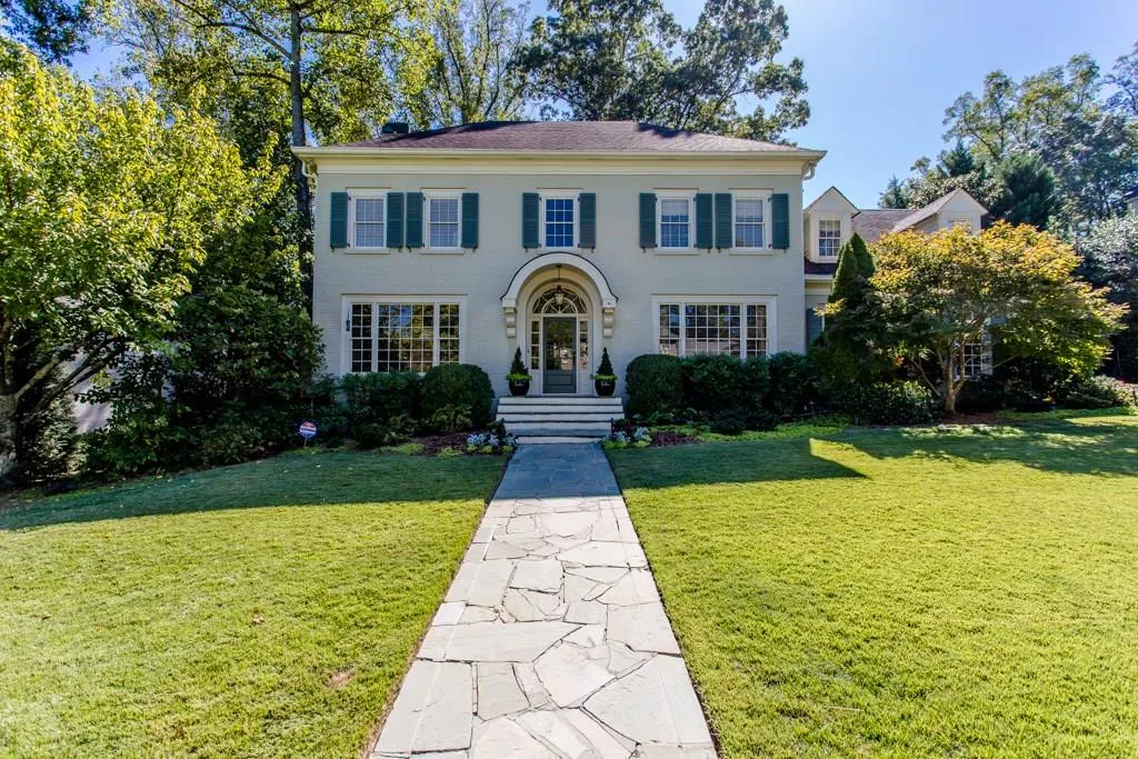 4569 E Brookhaven Drive Ne, Brookhaven, Georgia 30319, 4 Bedrooms Bedrooms, ,5 BathroomsBathrooms,Residential,Sold,4569 E Brookhaven Drive Ne,5764974