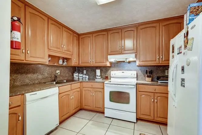 340 Winding River Drive Unit G, Sandy Springs, Georgia 30350, 3 Bedrooms Bedrooms, ,2 BathroomsBathrooms,Residential,Sold,340 Winding River Drive Unit G,6584064