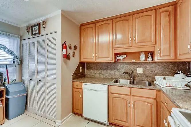 340 Winding River Drive Unit G, Sandy Springs, Georgia 30350, 3 Bedrooms Bedrooms, ,2 BathroomsBathrooms,Residential,Sold,340 Winding River Drive Unit G,6584064