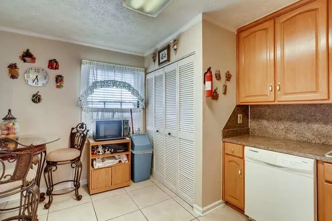 340 Winding River Drive Unit G, Sandy Springs, Georgia 30350, 3 Bedrooms Bedrooms, ,2 BathroomsBathrooms,Residential,Sold,340 Winding River Drive Unit G,6584064