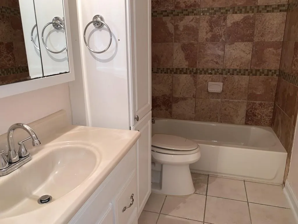 340 Winding River Drive Unit G, Sandy Springs, Georgia 30350, 3 Bedrooms Bedrooms, ,2 BathroomsBathrooms,Residential,Sold,340 Winding River Drive Unit G,6584064