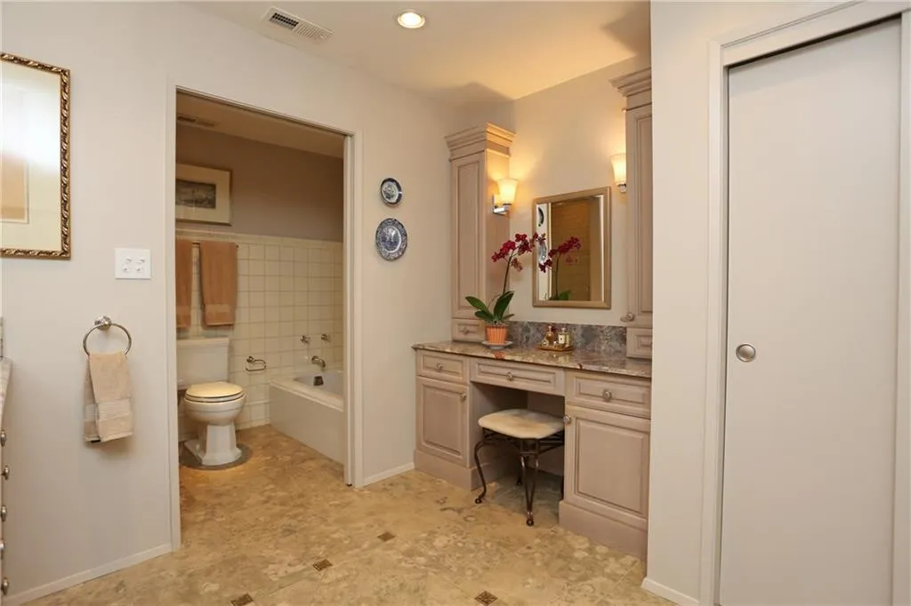 602 Chestnut Oak Court, Sandy Springs, Georgia 30327, 5 Bedrooms Bedrooms, ,4 BathroomsBathrooms,Residential,Sold,602 Chestnut Oak Court,5662192