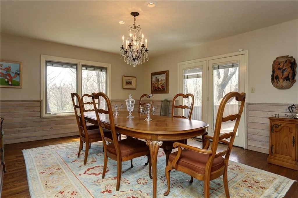 602 Chestnut Oak Court, Sandy Springs, Georgia 30327, 5 Bedrooms Bedrooms, ,4 BathroomsBathrooms,Residential,Sold,602 Chestnut Oak Court,5662192