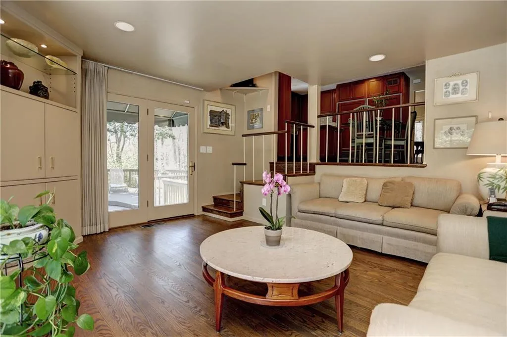 602 Chestnut Oak Court, Sandy Springs, Georgia 30327, 5 Bedrooms Bedrooms, ,4 BathroomsBathrooms,Residential,Sold,602 Chestnut Oak Court,5662192