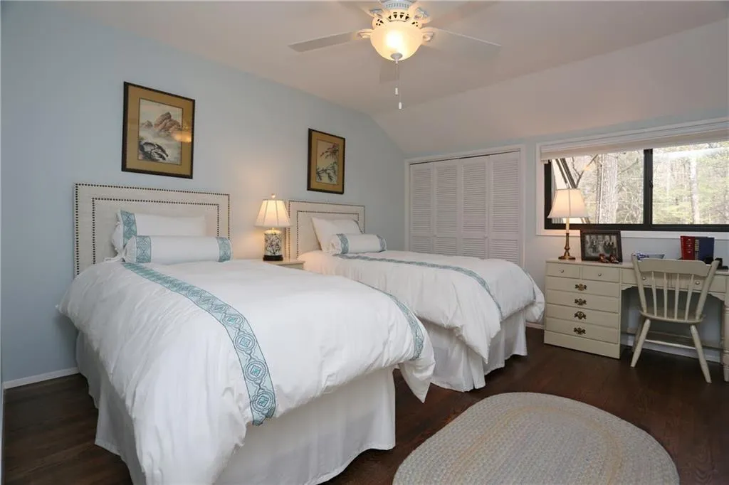 602 Chestnut Oak Court, Sandy Springs, Georgia 30327, 5 Bedrooms Bedrooms, ,4 BathroomsBathrooms,Residential,Sold,602 Chestnut Oak Court,5662192