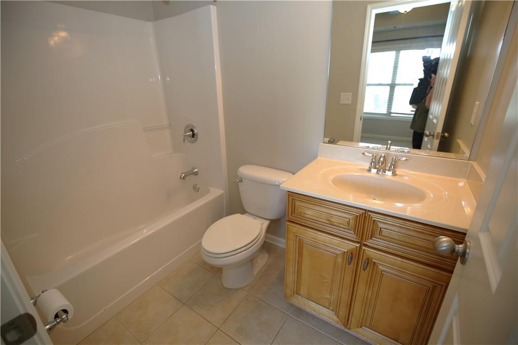 7235 Highland Bluff, Atlanta, Georgia 30328, 3 Bedrooms Bedrooms, ,3 BathroomsBathrooms,Residential,Sold,7235 Highland Bluff,7337053
