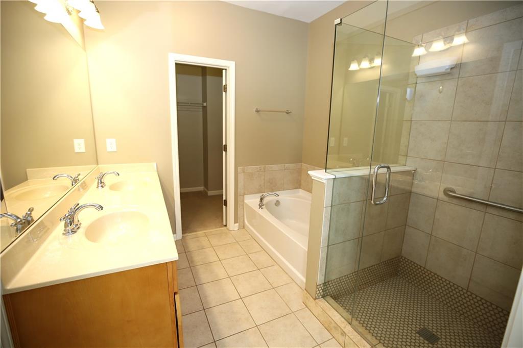 7235 Highland Bluff, Atlanta, Georgia 30328, 3 Bedrooms Bedrooms, ,3 BathroomsBathrooms,Residential,Sold,7235 Highland Bluff,7337053