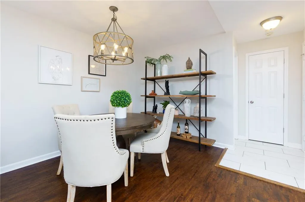 407 Brighton Point, Atlanta, Georgia 30328, 2 Bedrooms Bedrooms, ,2 BathroomsBathrooms,Residential,Sold,407 Brighton Point,7526873