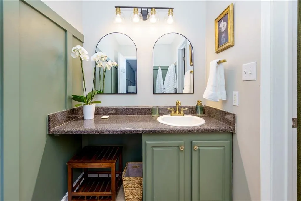 407 Brighton Point, Atlanta, Georgia 30328, 2 Bedrooms Bedrooms, ,2 BathroomsBathrooms,Residential,Sold,407 Brighton Point,7526873