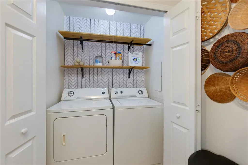 407 Brighton Point, Atlanta, Georgia 30328, 2 Bedrooms Bedrooms, ,2 BathroomsBathrooms,Residential,Sold,407 Brighton Point,7526873