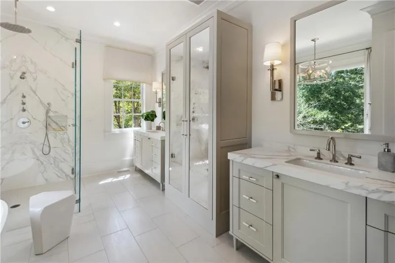 4698 Northside Drive, Sandy Springs, Georgia 30327, 6 Bedrooms Bedrooms, ,5 BathroomsBathrooms,Residential,Sold,4698 Northside Drive,7111328 4698 Northside Drive, Sandy Springs, Georgia 30327, 6 Bedrooms Bedrooms, ,5 BathroomsBathrooms,Residential,Sold,4698 Northside Drive,7111328