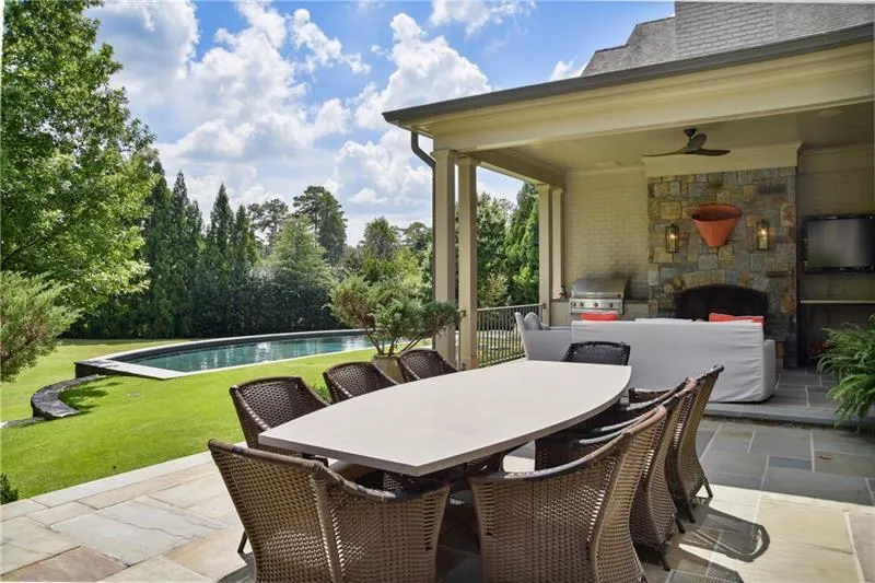 4698 Northside Drive, Sandy Springs, Georgia 30327, 6 Bedrooms Bedrooms, ,5 BathroomsBathrooms,Residential,Sold,4698 Northside Drive,7111328 4698 Northside Drive, Sandy Springs, Georgia 30327, 6 Bedrooms Bedrooms, ,5 BathroomsBathrooms,Residential,Sold,4698 Northside Drive,7111328